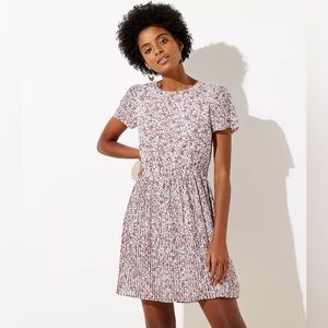 Ruched sleeve, pink and white floral print LOFT dress with pleated skirt